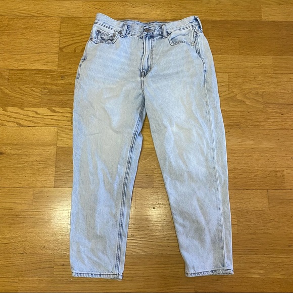 SOLD American Eagle Light Wash Mom Jeans - Picture 2 of 7